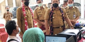 Targetkan Sekolah Lakukan PTM Semua, Bupati Hendy Kawal Percepatan Vaksinasi Pelajar