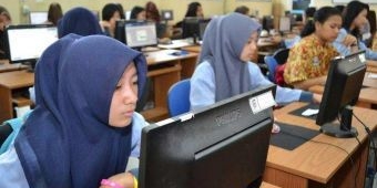 Ketua Dewan Pendidikan Jatim Nilai Pemerintah Tidak Siap Laksanakan UNBK