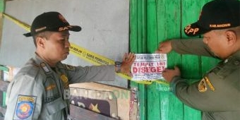 48 Warung Remang-remang di Perbatasan Nganjuk - Madiun Disegel Satpol PP