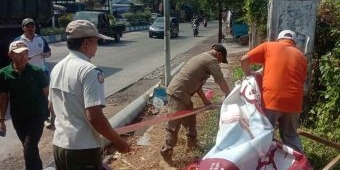 Satpol PP Kota Probolinggo Tertibkan 700 Banner Liar