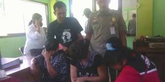 Tunggu Pelanggan di Warung Remang-remang, Tiga PSK di Situbondo Diciduk Satpol PP