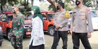 Rawan Penularan, TNI Bersama Satgas Covid-19 Kota Kediri Jemput Pasien Isoman