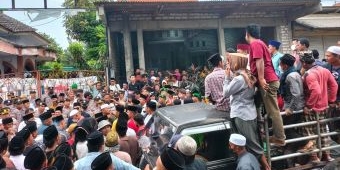 Ribuan Massa Segel Masjid Usman Bin Affan di Nyalabuh Laok Pamekasan, Diduga Sebarkan Ajarkan Sesat