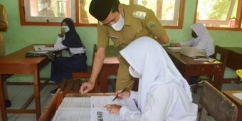 Tinjau Belajar Tatap Muka, Wabup Syah: SMPN 2 Watulimo Bisa Jadi Contoh Sekolah Lain