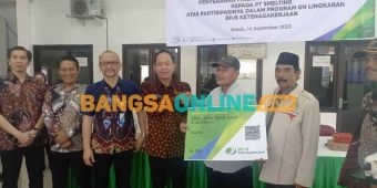 PT Smelting Sabet Penghargaan dari Bupati Gresik