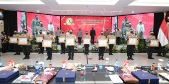 Enam Polres Jajaran Polda Jatim Terima Predikat Pelayanan Prima dari Menpan RB