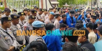 Pupuk Subsidi Langka, PC PMII Pamekasan Geruduk Kantor Bupati