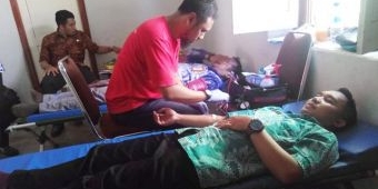 ​HPN 2020, Insan Pers Ponorogo Gelar Donor Darah dan Berikan Santunan