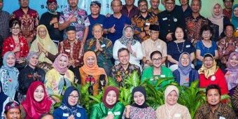 Khofifah Sebut IKA Unair Dukung Penuh Upaya Percepatan Indonesia Emas Sebelum 2045