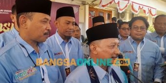 Daftar ke KPU di Hari Pertama, Petahana Karna-Khoirani Optimis Menang Pilbup Situbodo 2024