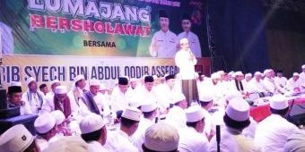 Ribuan Warga Lumajang Sholawat Bersama Habib Syekh