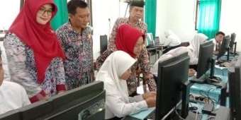 Proses Lelang, Seragam Gratis Dibagi Sebelum Tahun Ajaran Baru