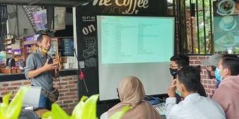 Hadirkan Fotografer 'Lawas', Puluhan Muda-mudi di Sidoarjo Ikuti Workshop Smartphone Photography