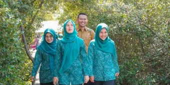 Kunjungi Wisata Mangrove Karangkiring Gresik, Ning Nurul Lakukan Pembinaan 10 Program Pokok PKK