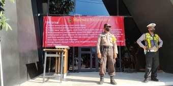 Aktivitas Holywings di Surabaya Turut Dibekukan, Papan Nama Dilepas