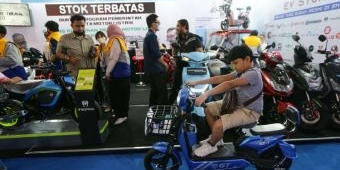 Pemerintah akan Berikan Insentif Rp7 Juta per Unit untuk Motor Listrik Baru dan Konversi