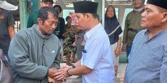 Gerak Cepat, Gus Barra Salurkan Bantuan Langsung kepada Korban Kebakaran Desa Gebangmalang