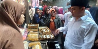 Kampanye Simpatik di Pasar Dlanggu, Gus Barra Disambut Teriakan Pendukung