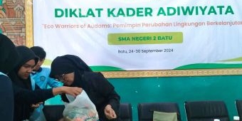 Kader Adiwiyata SMAN 2 Batu Dibekali Keterampilan Produksi Eco Enzyme