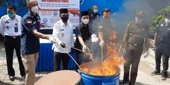 BNNK Tuban Bakar Ganja 1,5 Kilogram Hasil Tangkapan Penyelundupan Via Ekspedisi