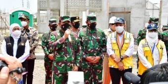 Panglima TNI dan Gubernur Jatim Serahkan 53 Unit Rumah untuk Ahli Waris Nanggala 402 di Sidoarjo