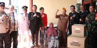 Kapolres Mojokerto Kota Kunjungi Veteran saat Peringati HUT ke-79 RI