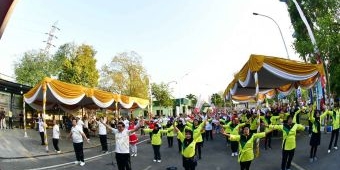 Petrokimia Gresik Gelar Jalan Sehat dan Pengobatan Gratis