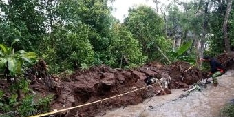 Lereng Wilis Hujan Deras, Tangkis 32 Meter di Joho Kediri Ambrol