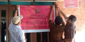 Kejari Kota Kediri Kosongkan Rumah Terpidana Korupsi BPR