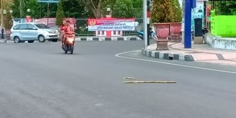 ​Spanduk Tolak Deklarasi #2019gantipresiden Terpasang di Kota Blitar