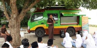 Kejari Kota Kediri Gelar JMS di SMA Wahidiyah