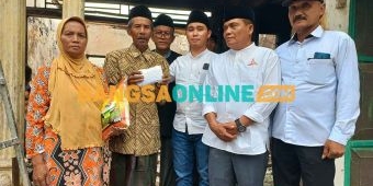 Wakil Bupati Mojokerto Beri Bantuan untuk Korban Kebakaran di Desa Baureno