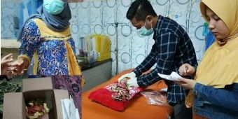 Bayi Cantik Diduga Hasil Hugel Dibuang di Dalam Kardus Minyak Goreng