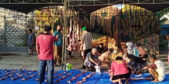 ​Jemaah Masjid Muttaqin Laden Pamekasan Berkurban 3 Ekor Sapi dan 3 Kambing