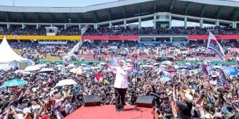 Gubernur Khofifah Hadiri Peringatan HUT Ke-51 SPSI dan ke-8 Gasper di Gelora Delta Sidoarjo