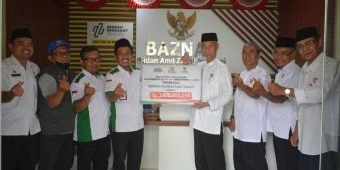 UPZ SIG GhoPo Tuban Serahkan Zakat Miliaran Rupiah