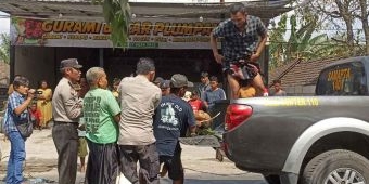 Tersangkut Kabel dan Serempet Truk, Pengendara Motor di Tuban Tewas