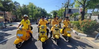 Targetkan 12 Kursi DPRD, Partai Golkar Lamongan Daftarkan 50 Bacaleg Diiringi Vespa dan Odong-odong