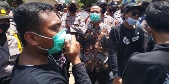 ​Demo Tolak Omnibus Law UU Cipta Kerja di Lamongan Terus Berlanjut