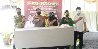 Polres Mojokerto Beri Hibah 150 Peti Jenazah untuk 6 RS Rujukan Covid-19