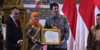 SIG GHoPO Tuban Terima Penghargaan Pelopor Industri Hijau dari Gubernur Jatim