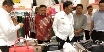 Bupati Sambari Kunjungi Icon Mall Jelang Diresmikan Jumat Besok