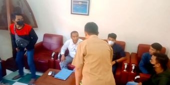 Dipecat, Belasan Karyawan SPBU Ketapang Ngeluruk Kantor DPRD Kota Probolinggo