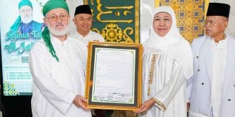 Keunggulan Tafsir Al Jailani Dibedah, Khofifah Berterima Kasih ke Syeikh Fadhil