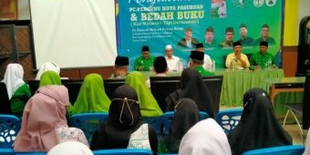 Takut Melamar Gadis karena Gaji Kecil, Peserta Bedah Buku di Pasuruan Ingin Kaya Seperti Kiai Asep