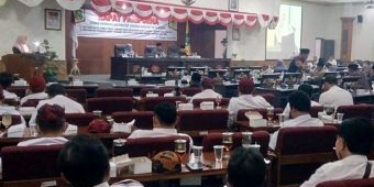 Bupati Sumenep Sampaikan Pendapat terhadap Nota Penjelasan DPRD atas 3 Raperda Usulan Dewan