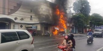 Gara-gara Tumpahan Bensin Eceran, 3 Motor dan Satu Gardu Listrik Terbakar