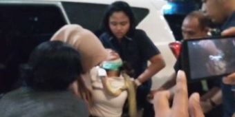 Vanessa Angel Pingsan di Akhir Pemeriksaan, Kini Dibawa ke RS Bhayangkara