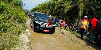 Pemerintah Pusat Anggarkan Rp327 Triliun untuk Perbaiki Jalan Rusak di Seluruh Daerah