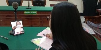 Judi Online, Pria di Surabaya Dituntut 15 Bulan Penjara